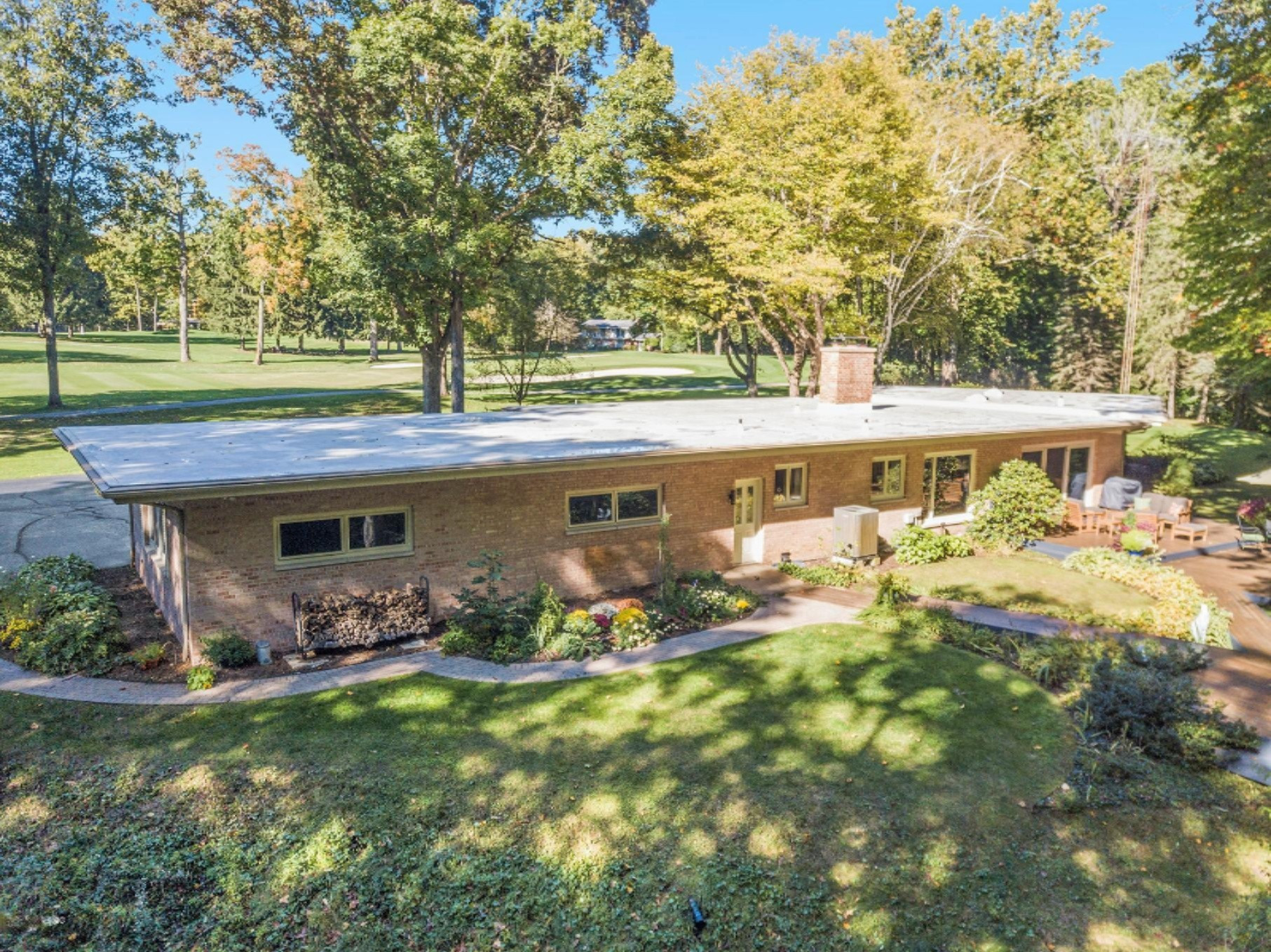 1160 Roslin Road Benton Harbor, MI 49022 - Photo 2 of 43 DJI_0020
