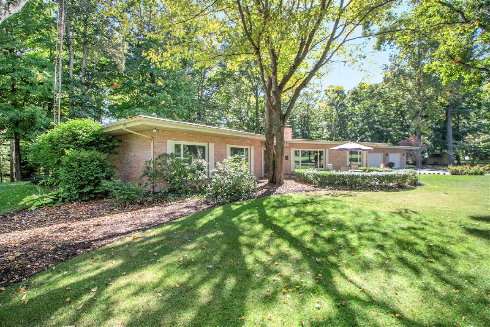 1160 Roslin Road Benton Harbor, MI 49022 - Photo 37 of 43 IMG_1330