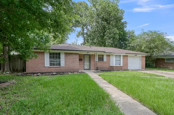 $179,000 | 405 Wilson Road, Conroe, TX 77301