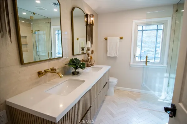 $10,500 | 5770 East Lucia Walk, Long Beach, CA 90803