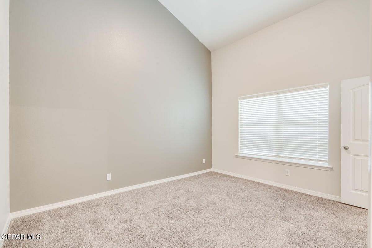 6054 Summer Ridge Santa Teresa, NM 88008 - Photo 19 of 25 an empty room with a window