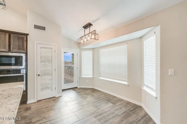 $319,950 | 6054 Summer Ridge, Santa Teresa, NM 88008