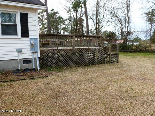 296 Sandlin Road Beulaville, NC 28518 - Photo 17 of 22 Rear of home with deck