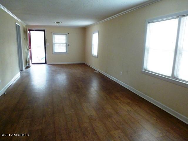296 Sandlin Road Beulaville, NC 28518 - Photo 2 of 22 Living Room