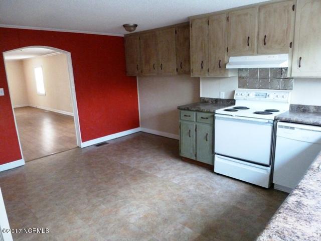 296 Sandlin Road Beulaville, NC 28518 - Photo 5 of 22 Kitchen/Dining