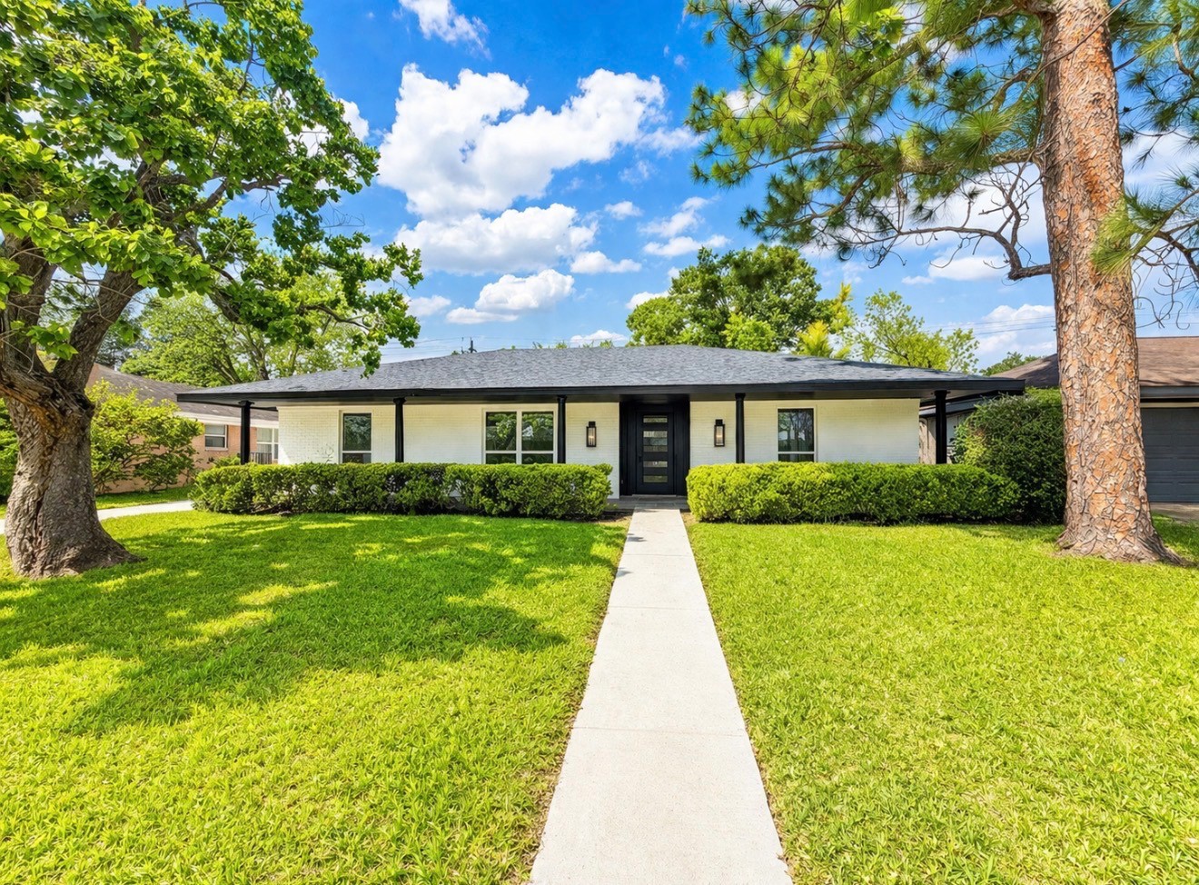 5642 Warm Springs Road Houston, TX 77035 - Photo 3 of 19