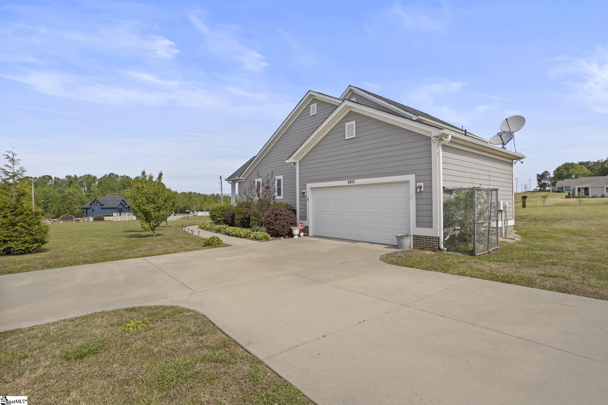 2045 Holly Springs Road Inman, SC 29349 - Photo 31 of 46