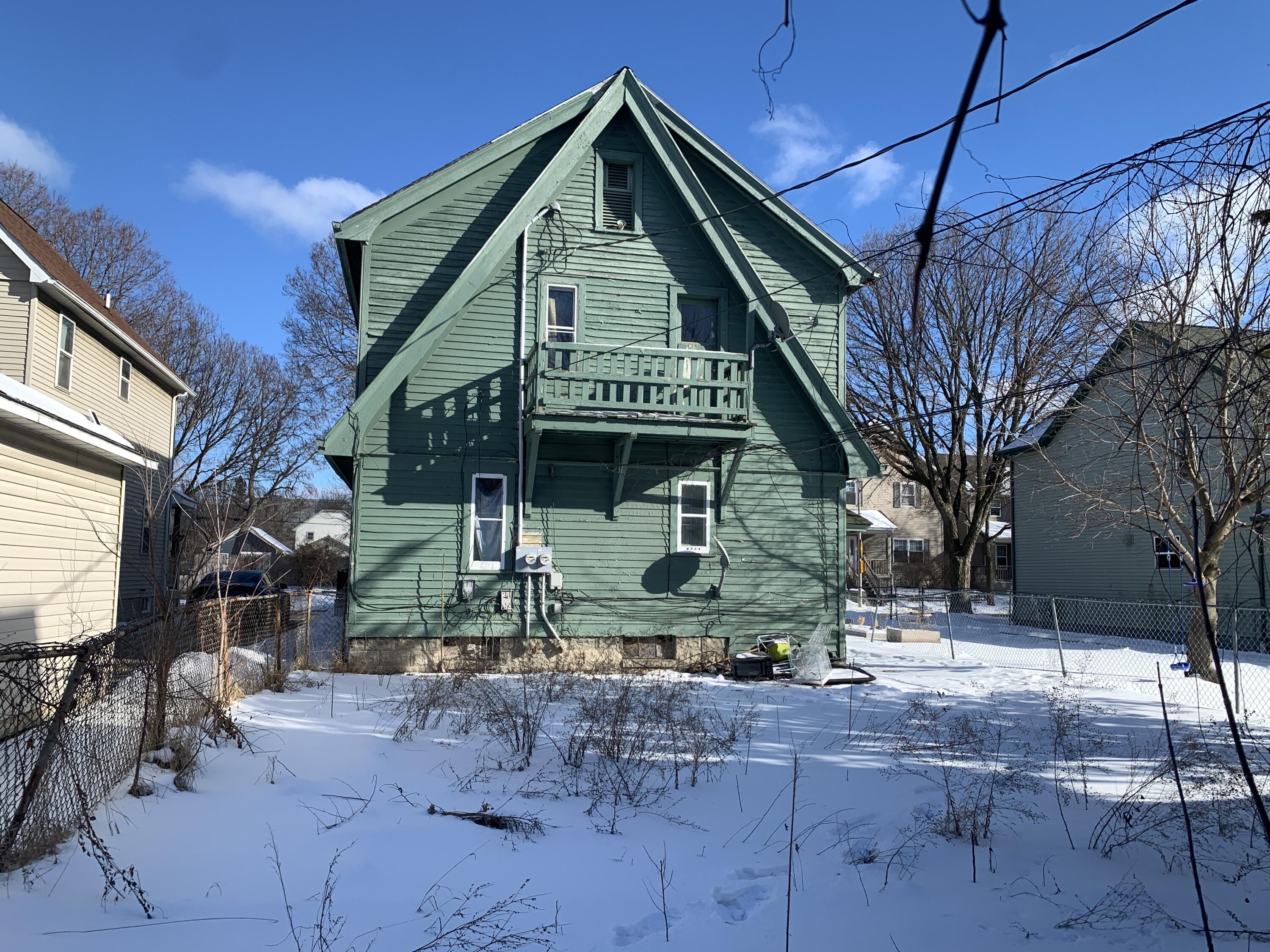 2237 North 15th Street, Unit 2239 Milwaukee, WI 53205 - Photo 4 of 24 2026-01-31 14.06.52