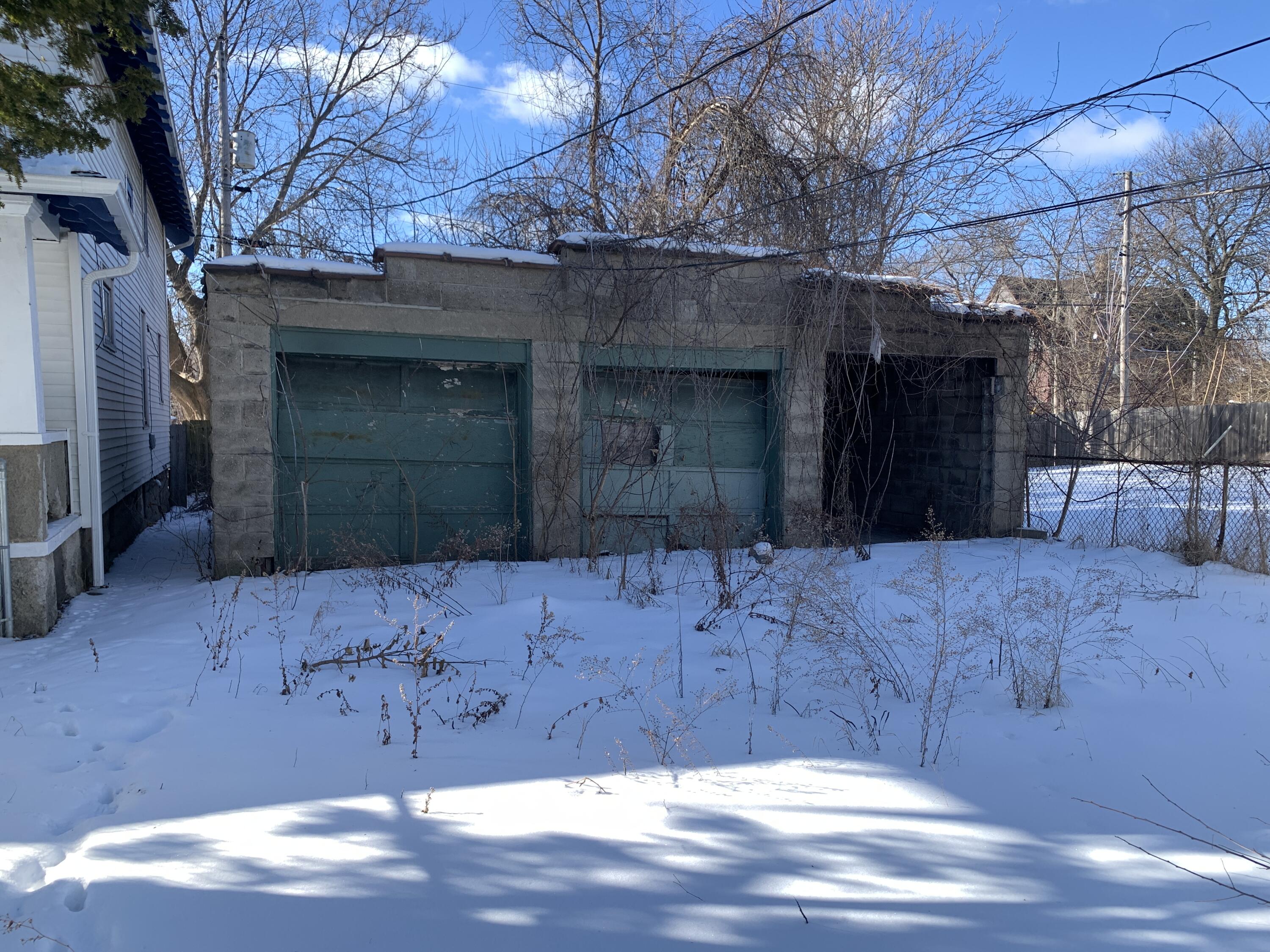 2237 North 15th Street, Unit 2239 Milwaukee, WI 53205 - Photo 6 of 24 2026-01-31 14.05.49