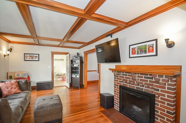 74 Beal Road Waltham, MA 02453 - Photo 5 of 21 Gallery Image 5