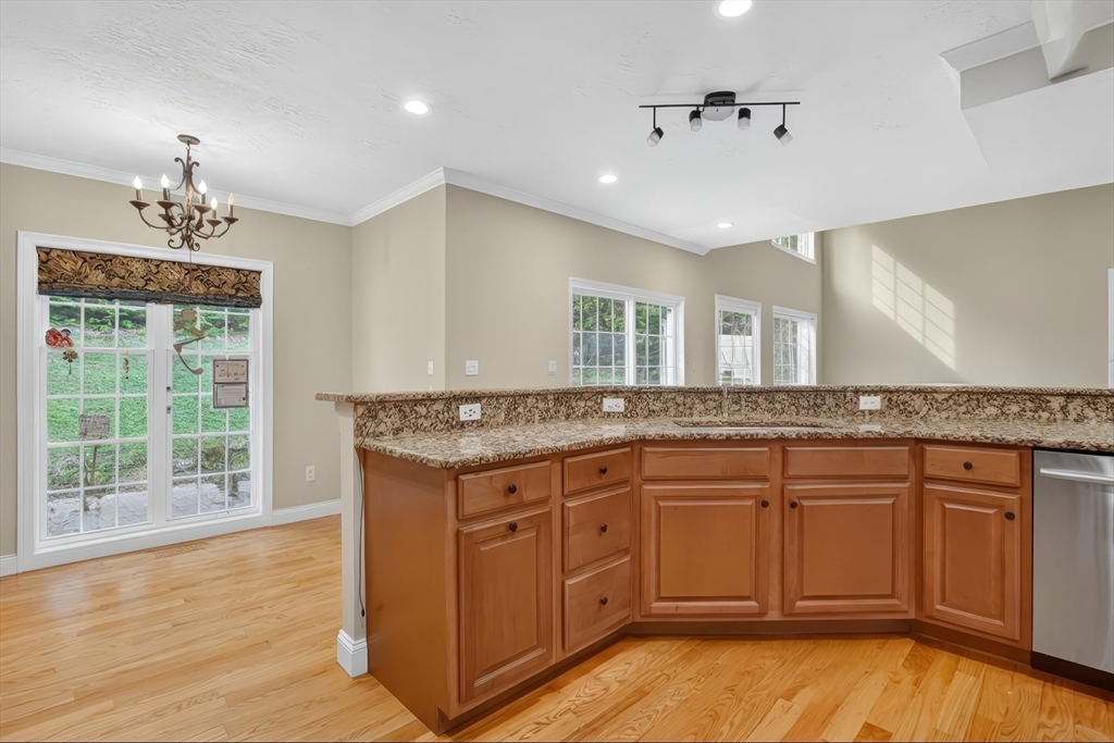 32 Bissonnette Circle Southampton, MA 01073 - Photo 9 of 38