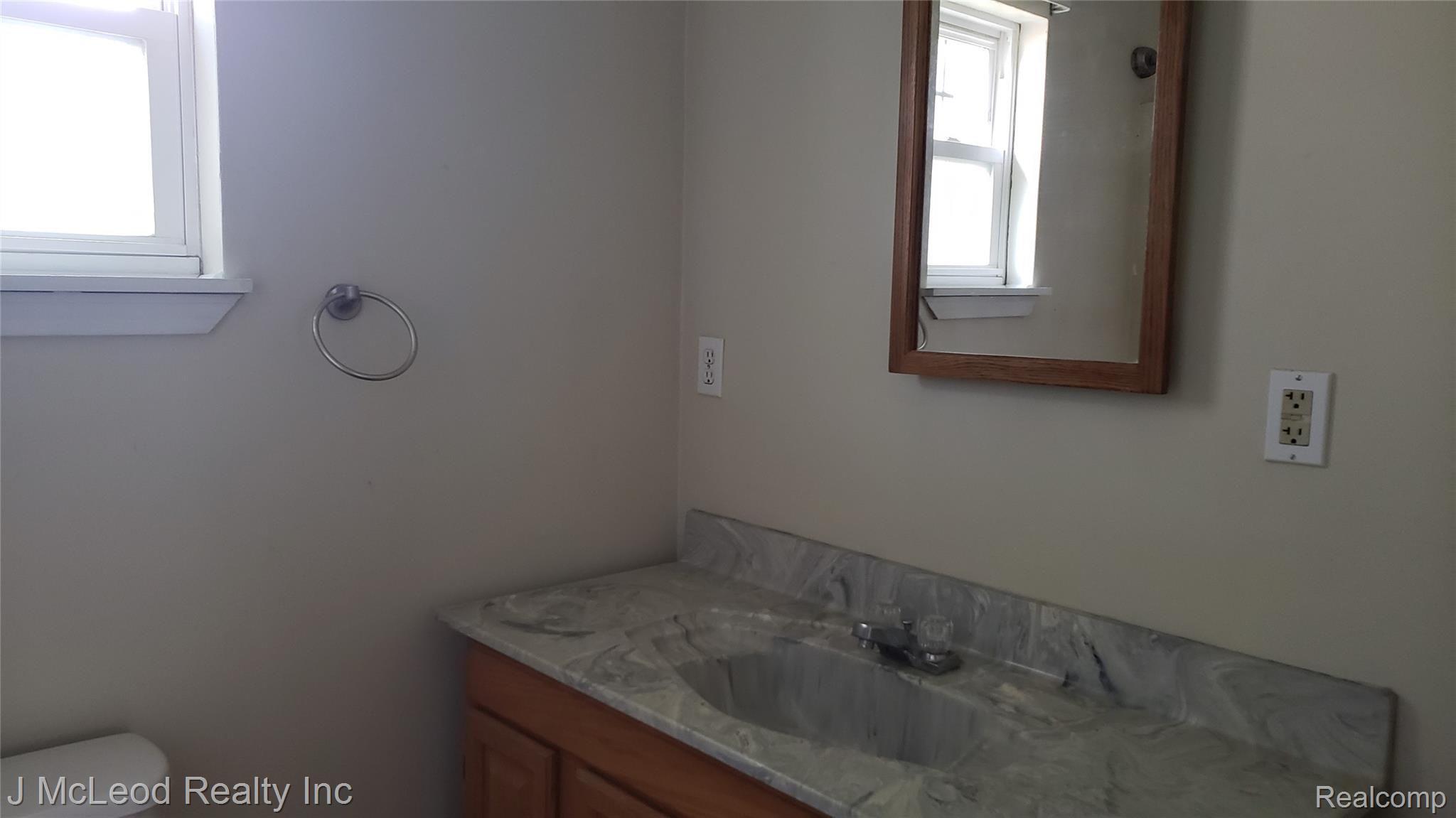 8361 Ellis Road Millington, MI 48746 - Photo 9 of 17 20200529_155836.jpg