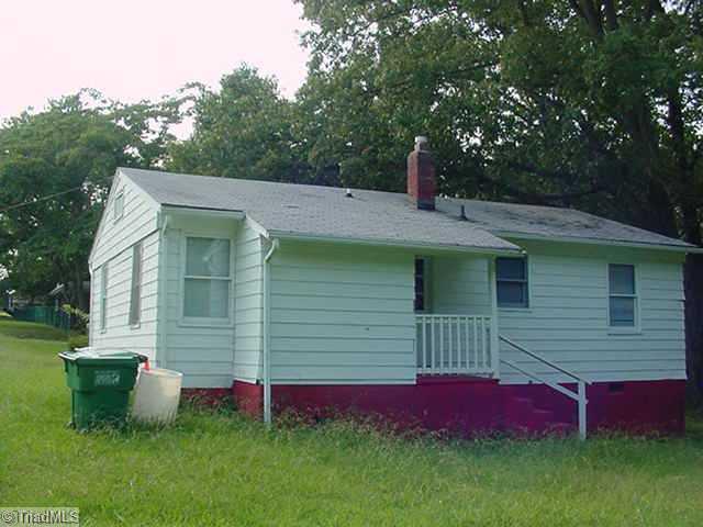 126 Spring Garden Circle High Point, NC 27260 - Photo 3 of 11 Exterior Back.
