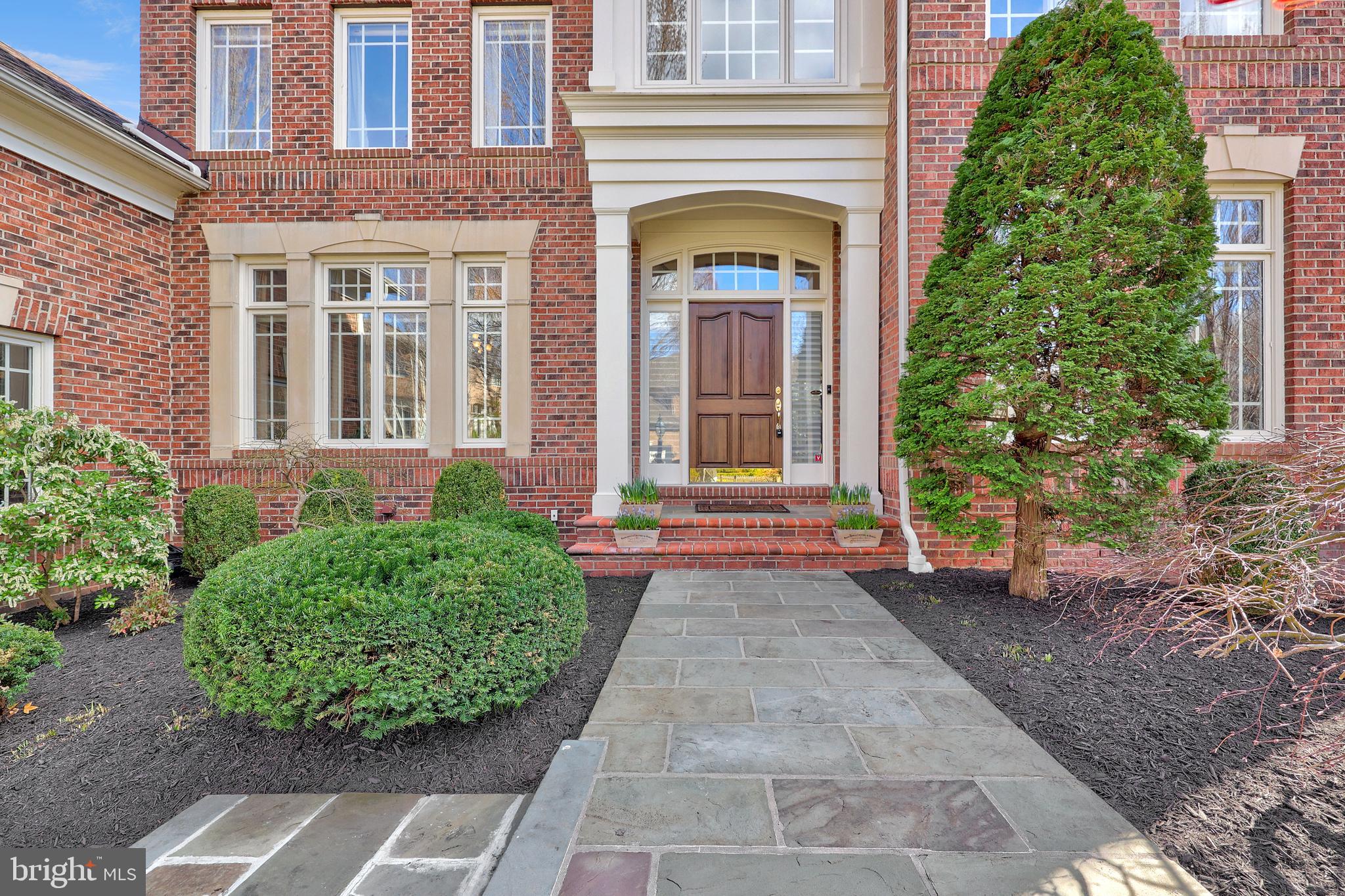 11103 Chessington Place Reston, VA 20194 - Photo 8 of 80