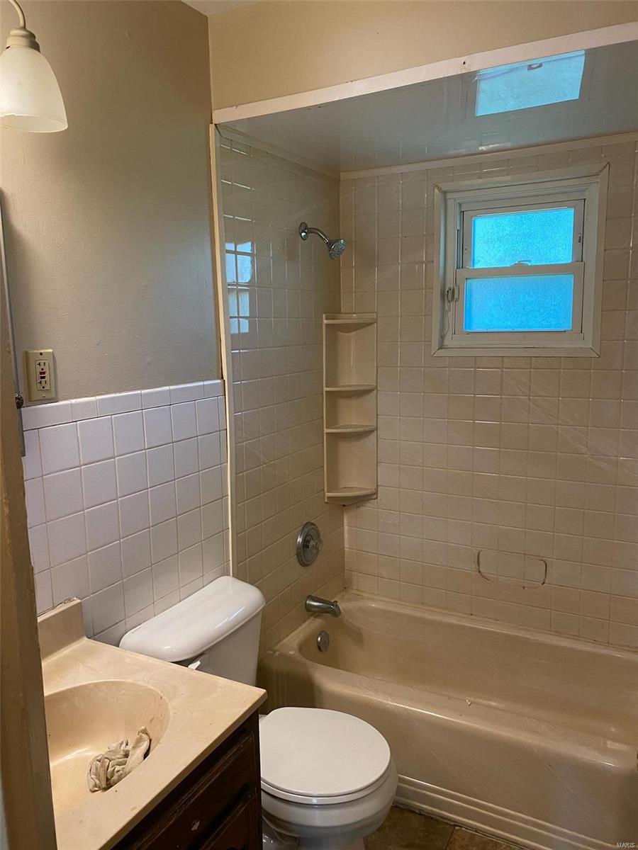 376 Bluff Drive Riverview, MO 63137 - Photo 12 of 18