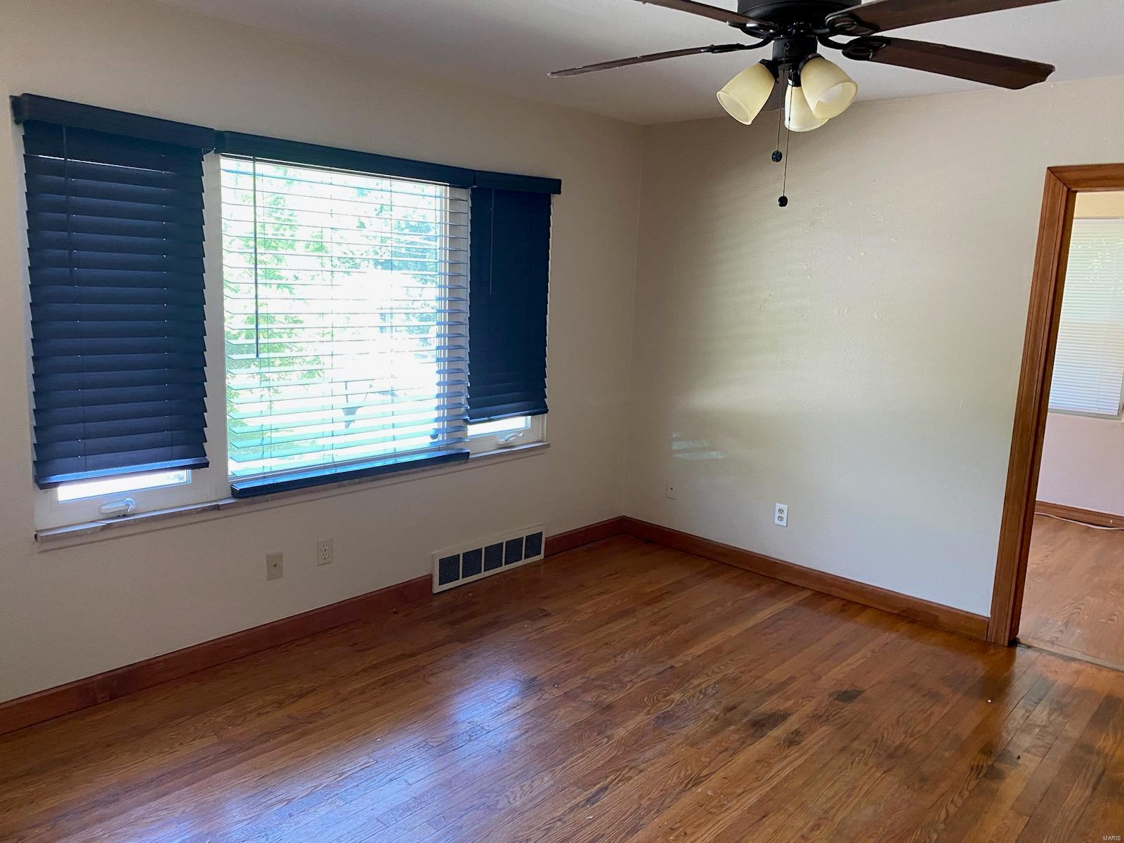 376 Bluff Drive Riverview, MO 63137 - Photo 3 of 18