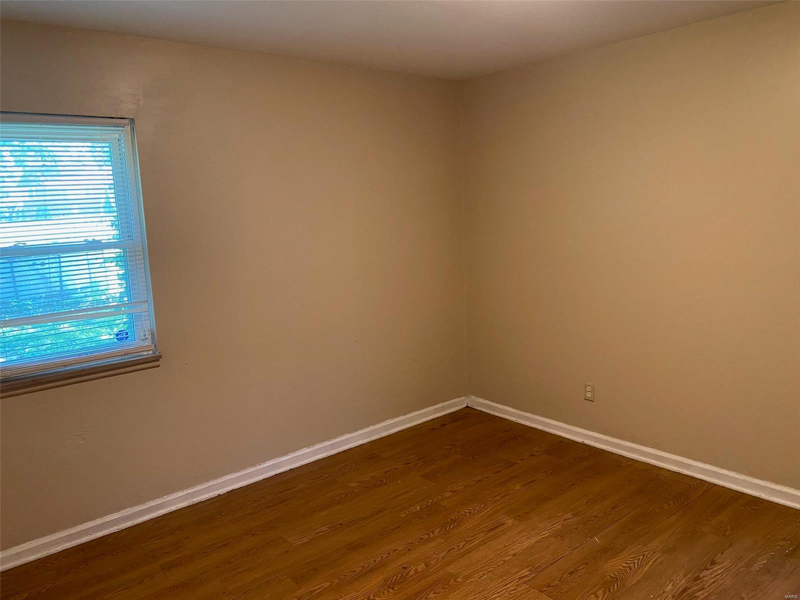 376 Bluff Drive Riverview, MO 63137 - Photo 4 of 18