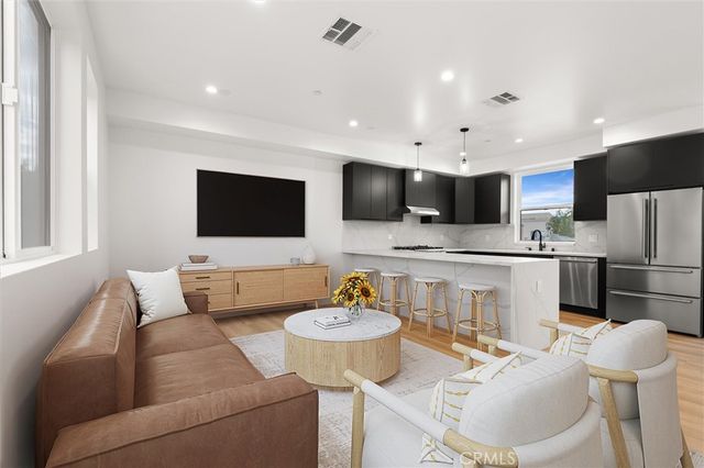 $979,000 | 11410 Calvert Street, North Hollywood, CA 91606