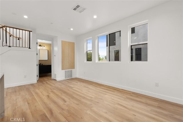 $979,000 | 11410 Calvert Street, North Hollywood, CA 91606