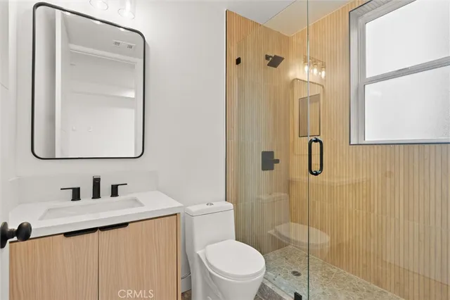 $979,000 | 11410 Calvert Street, North Hollywood, CA 91606