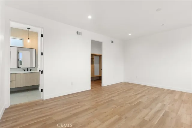 $979,000 | 11410 Calvert Street, North Hollywood, CA 91606