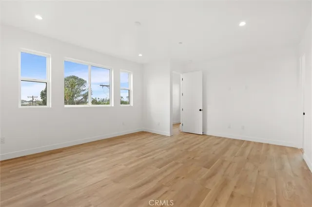 $979,000 | 11410 Calvert Street, North Hollywood, CA 91606