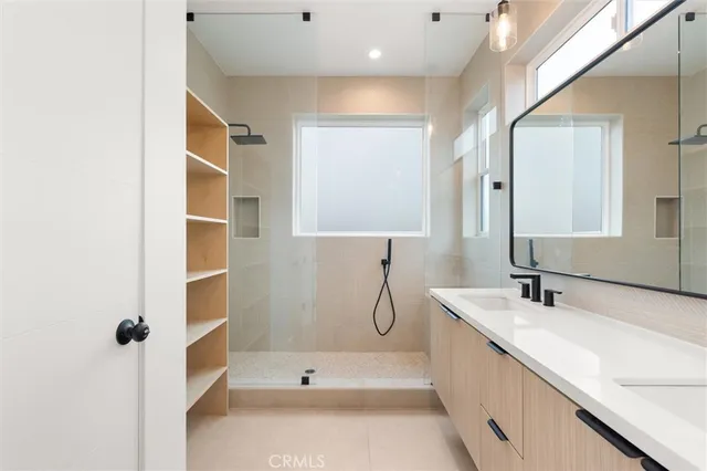 $979,000 | 11410 Calvert Street, North Hollywood, CA 91606