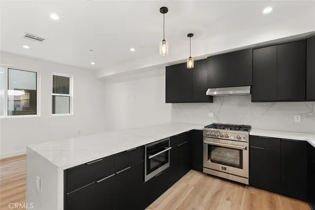 $979,000 | 11410 Calvert Street, North Hollywood, CA 91606