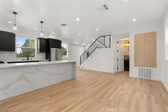 $979,000 | 11410 Calvert Street, North Hollywood, CA 91606