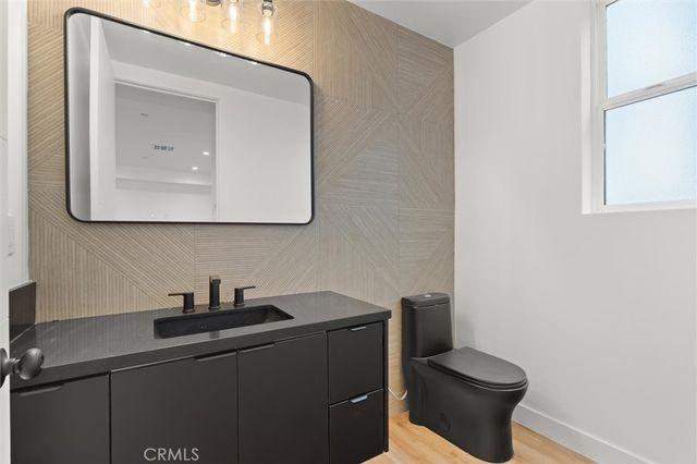 $979,000 | 11410 Calvert Street, North Hollywood, CA 91606