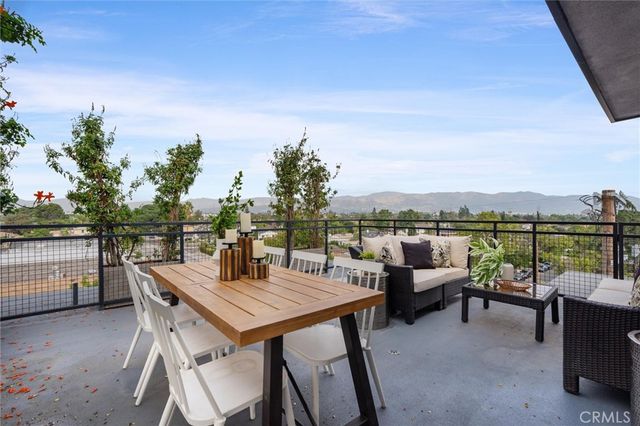 $979,000 | 11410 Calvert Street, North Hollywood, CA 91606