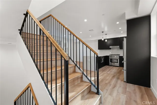 $979,000 | 11410 Calvert Street, North Hollywood, CA 91606