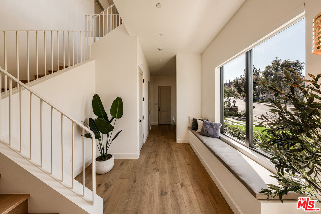 22328 South Summit Ridge Circle Chatsworth, CA 91311 - Photo 15 of 43