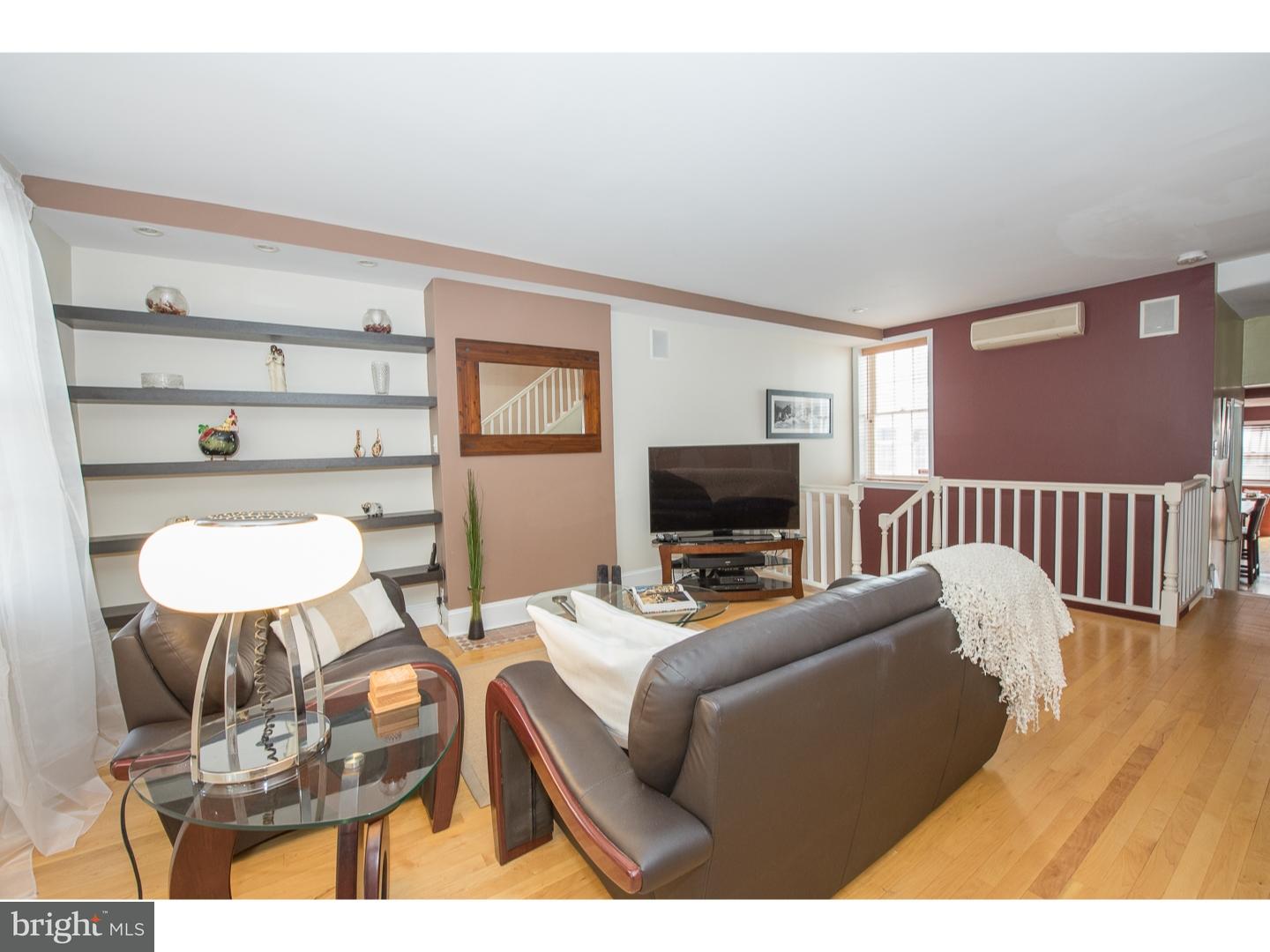 2218 Rittenhouse Square Philadelphia, PA 19103 - Photo 11 of 25 Living Room