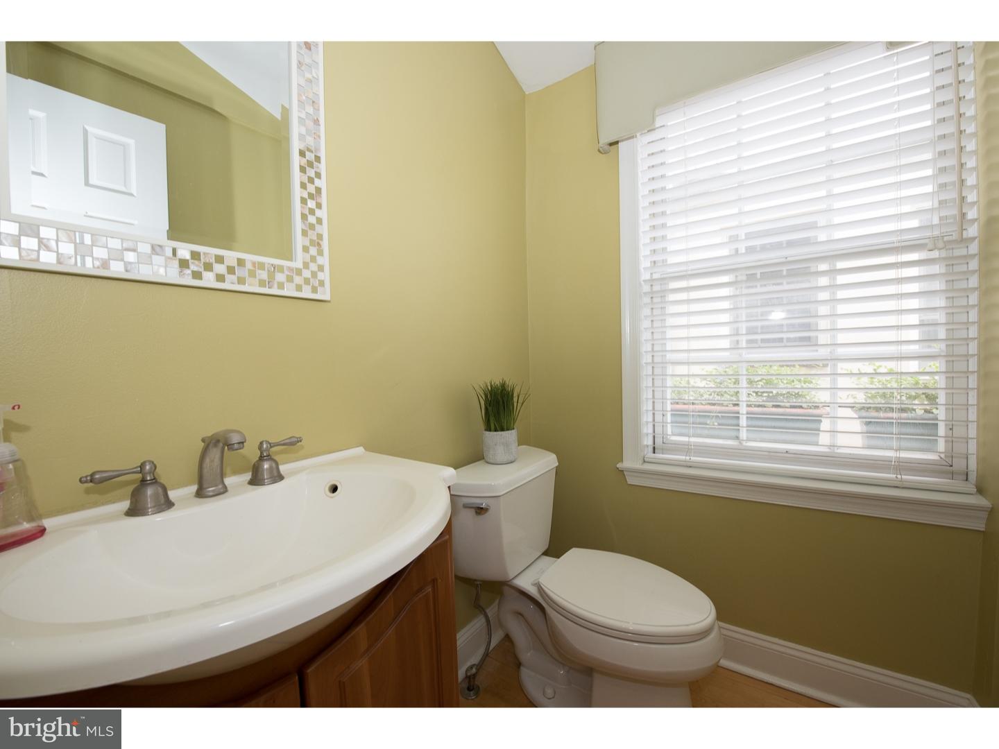 2218 Rittenhouse Square Philadelphia, PA 19103 - Photo 14 of 25 Half Bath