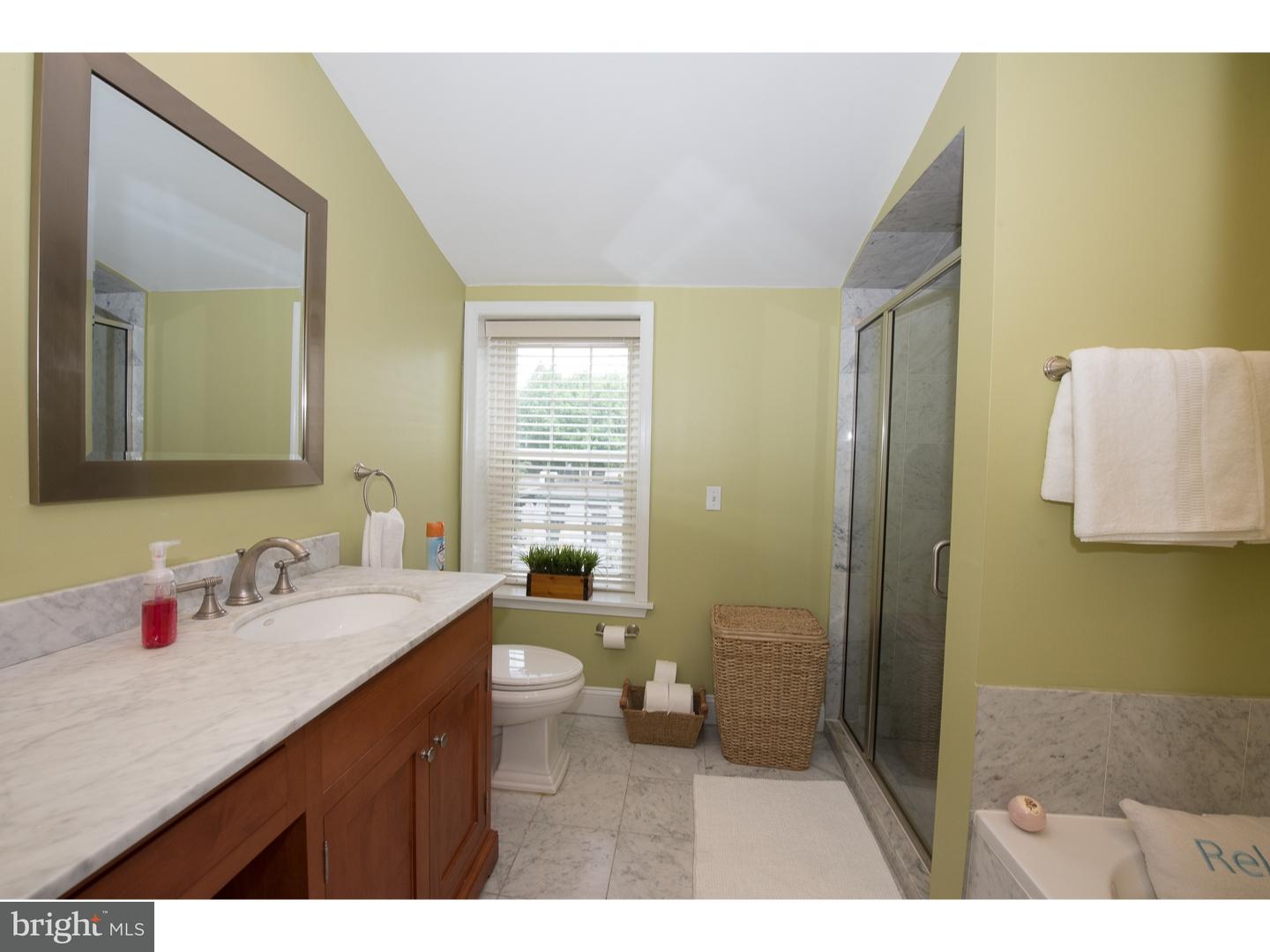 2218 Rittenhouse Square Philadelphia, PA 19103 - Photo 16 of 25 Master Bathroom