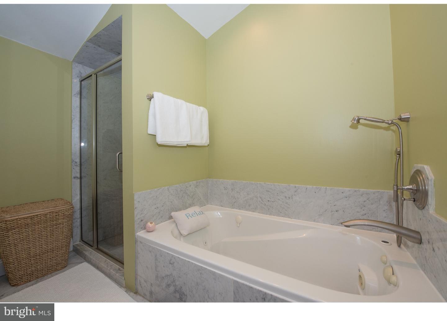 2218 Rittenhouse Square Philadelphia, PA 19103 - Photo 17 of 25 Master Bathroom