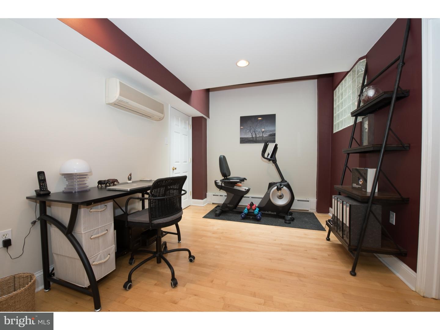 2218 Rittenhouse Square Philadelphia, PA 19103 - Photo 22 of 25 Den