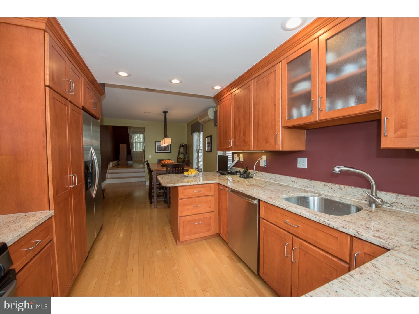 2218 Rittenhouse Square Philadelphia, PA 19103 - Photo 7 of 25 Kitchen