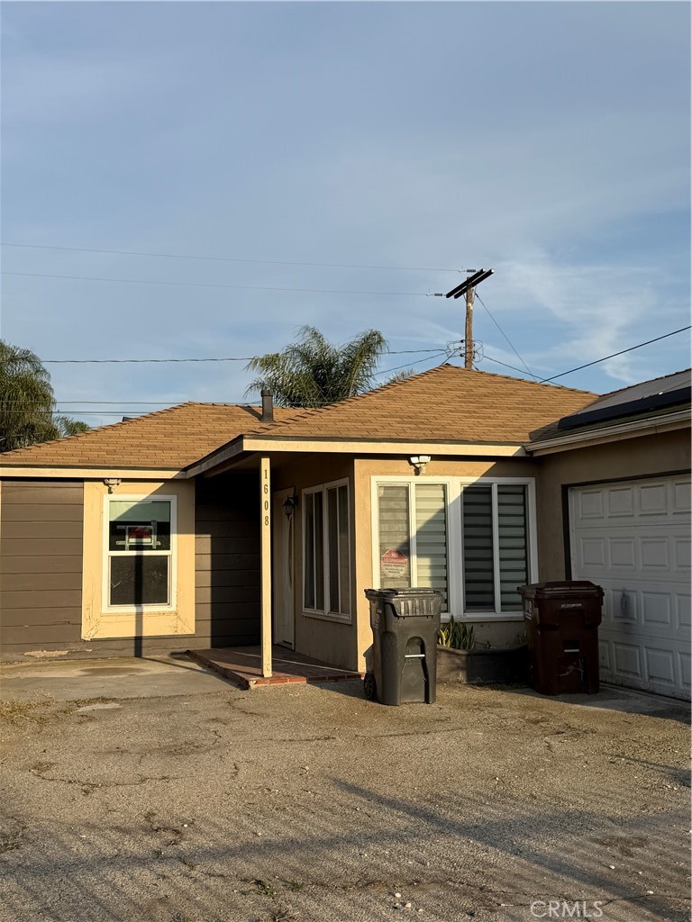 1608 North Grape Avenue Compton, CA 90222 - Photo 2 of 4