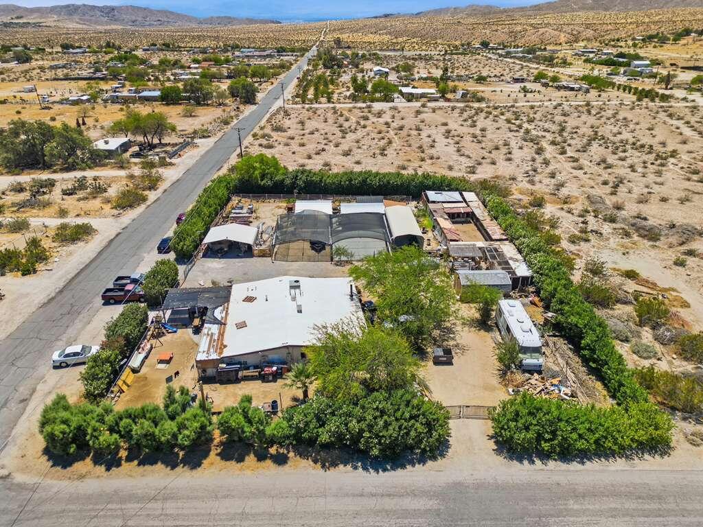 19055 Vee Bee Road Desert Hot Springs, CA 92241 - Photo 28 of 32 PHOTO-2026-05-09-21-15-28_5