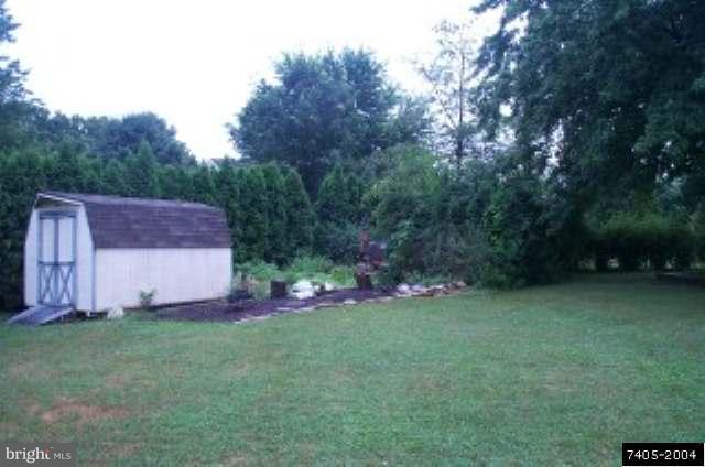 385 Norhurst Road York, PA 17402 - Photo 3 of 3 Gallery Image 3