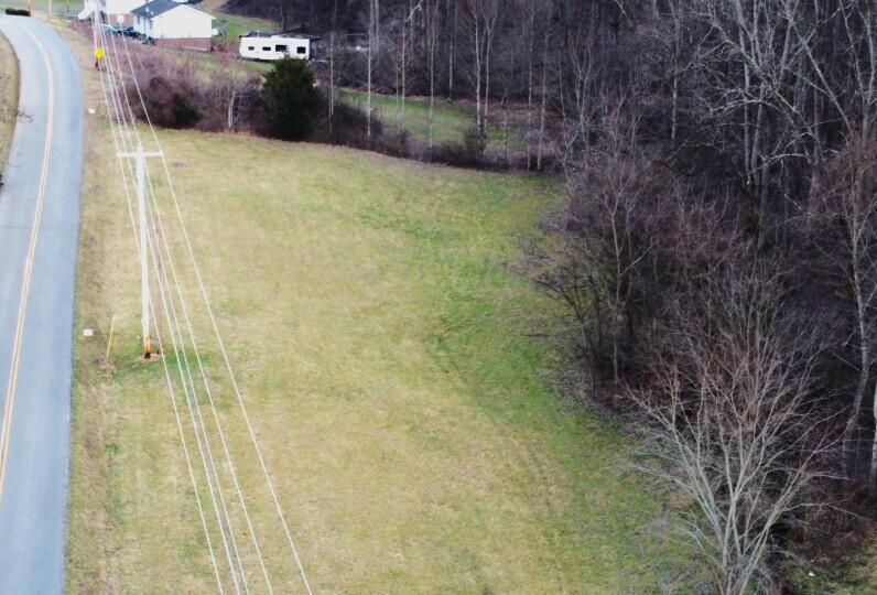 183 Hall Road, Unit 8 9 Jonesborough, TN 37659 - Photo 6 of 21 Partial fence.