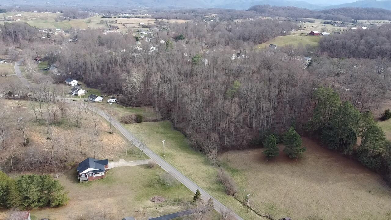 183 Hall Road, Unit 8 9 Jonesborough, TN 37659 - Photo 7 of 21 Beautiful area!