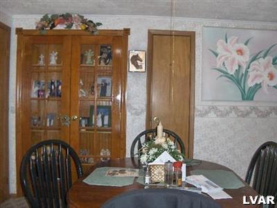 4438 Clover Hollow Road Slatington, PA 18080 - Photo 6 of 9 Dining room