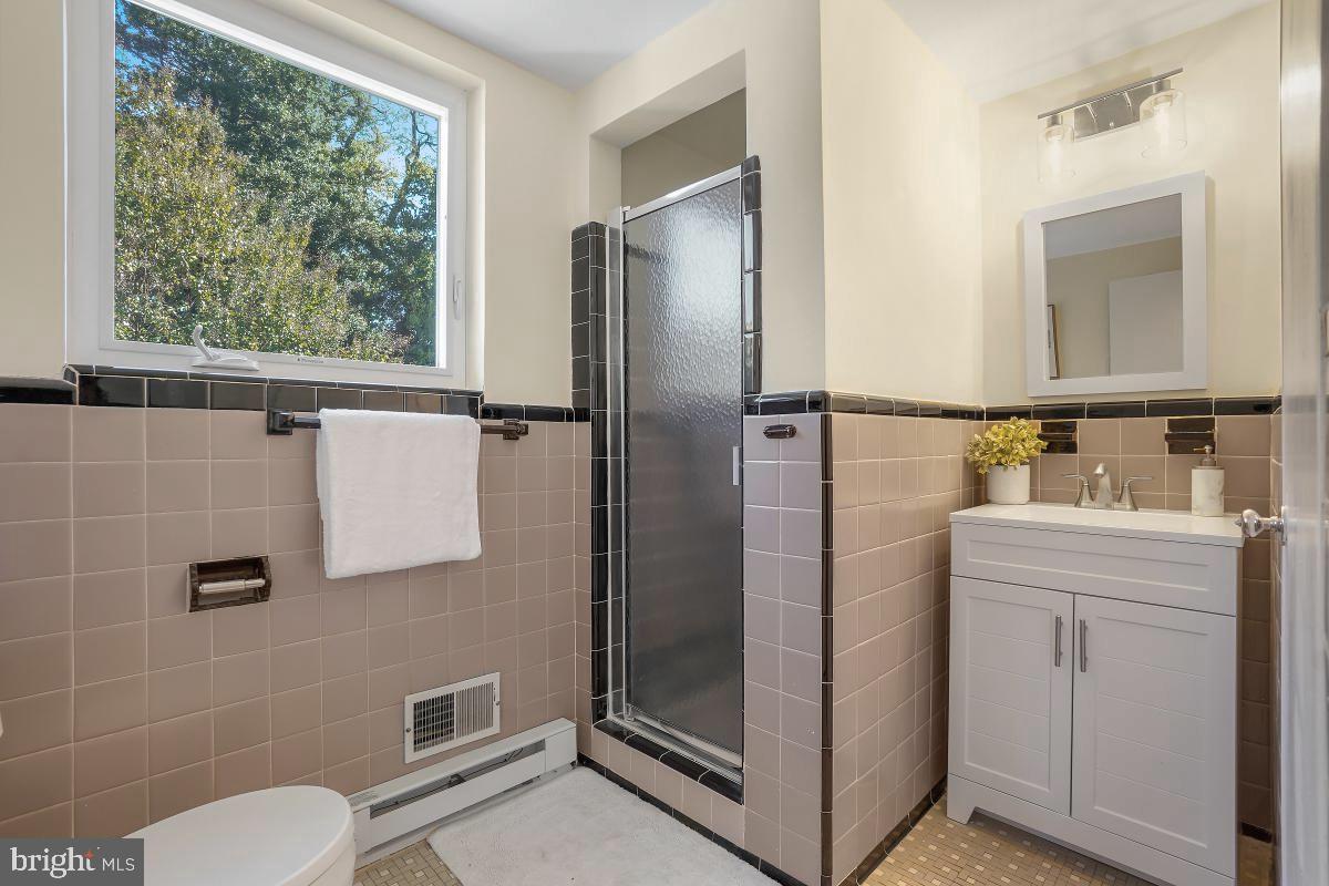 9411 Caroline Avenue Silver Spring, MD 20901 - Photo 22 of 32 Gallery Image 22