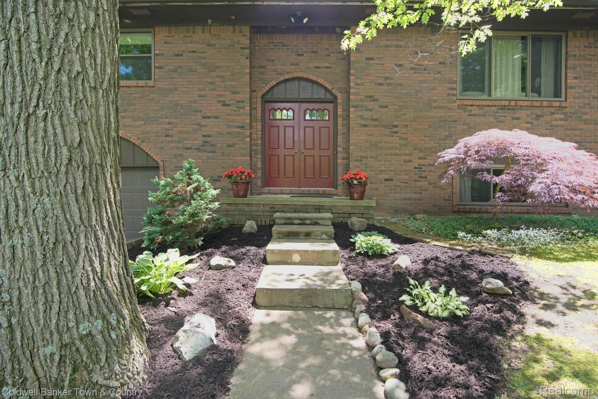 3863 Warner Road Howell, MI 48855 - Photo 5 of 30 Entrance