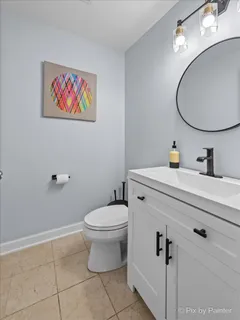 $630,000 | 680 North Green Street, Unit 605, Chicago, IL 60642