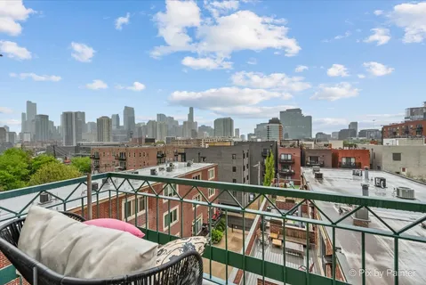 $630,000 | 680 North Green Street, Unit 605, Chicago, IL 60642