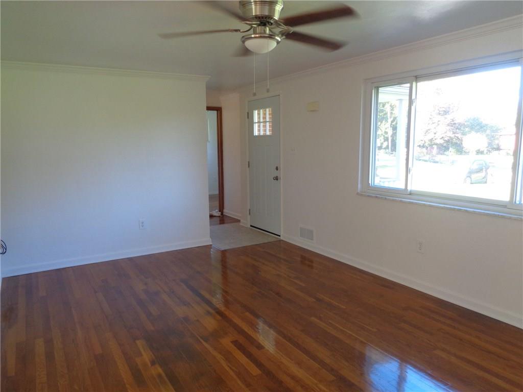 236 Ridgeway Drive Baden, PA 15005 - Photo 4 of 16